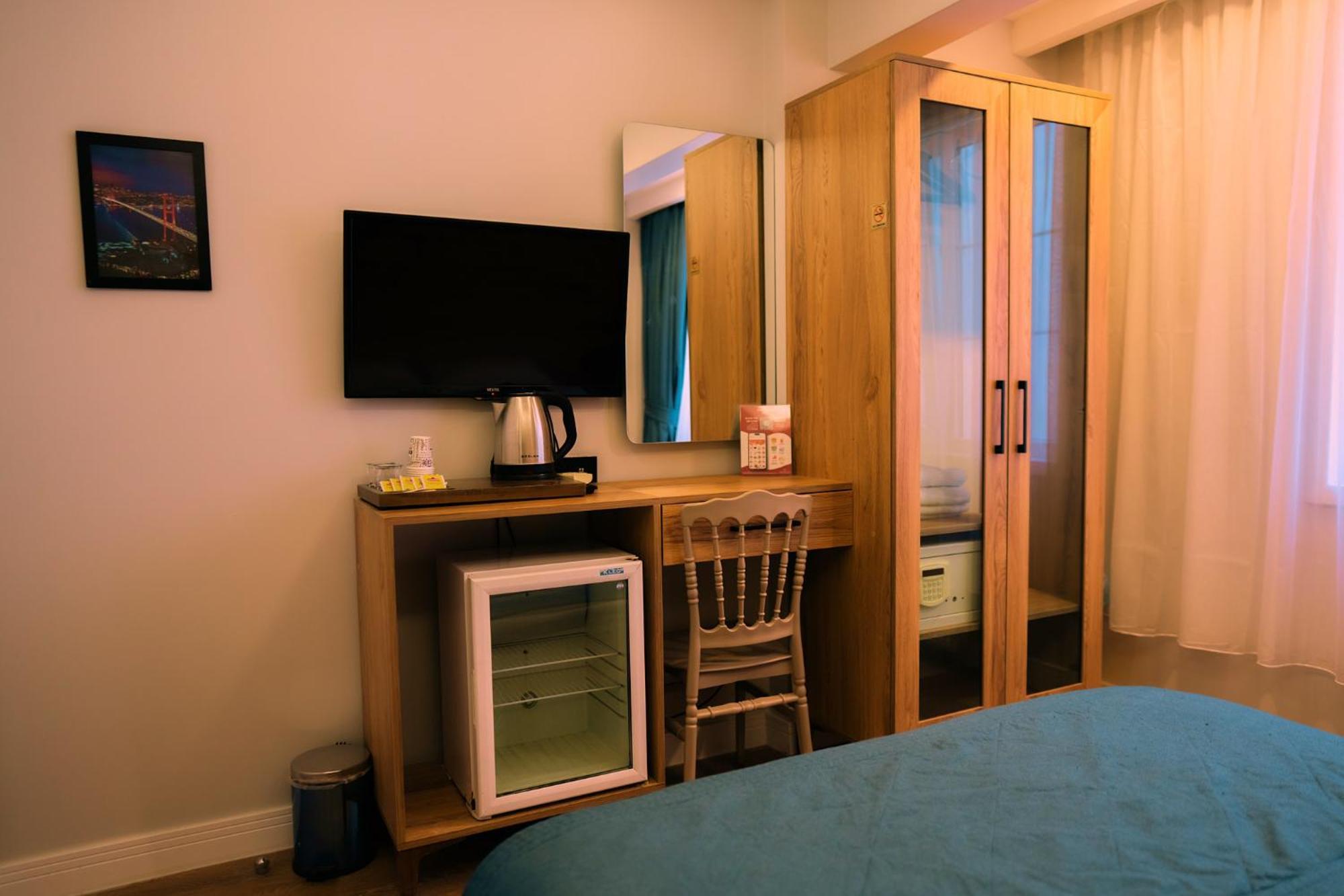 Taksim Santa Lucia Hotel อิสตันบูล ภายนอก รูปภาพ