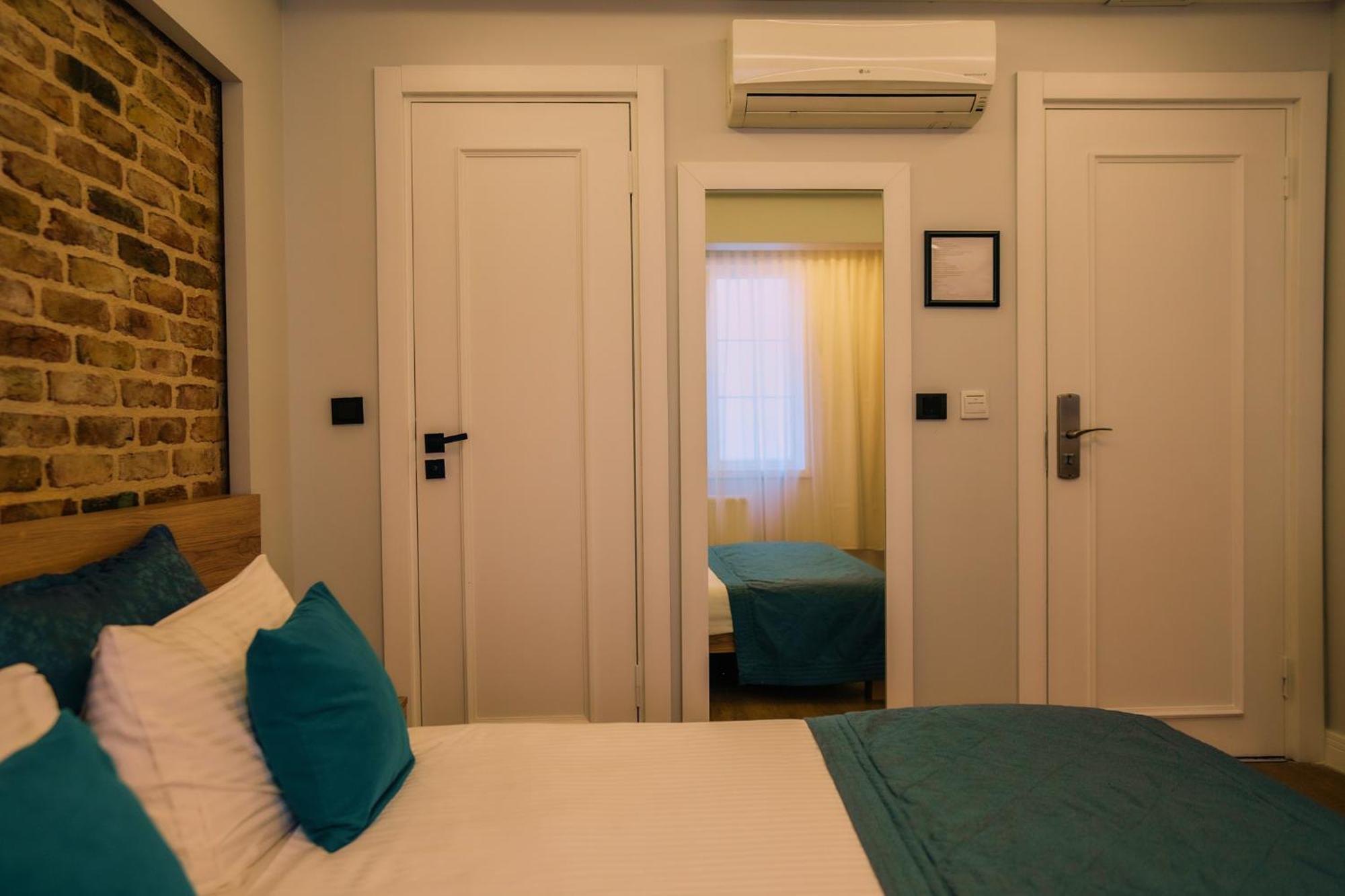 Taksim Santa Lucia Hotel อิสตันบูล ภายนอก รูปภาพ